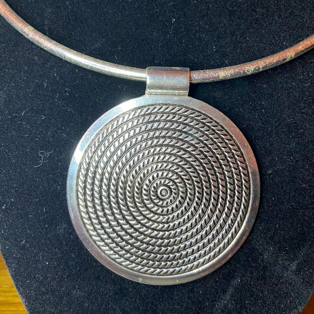 Necklace - Picture 2 of 2
